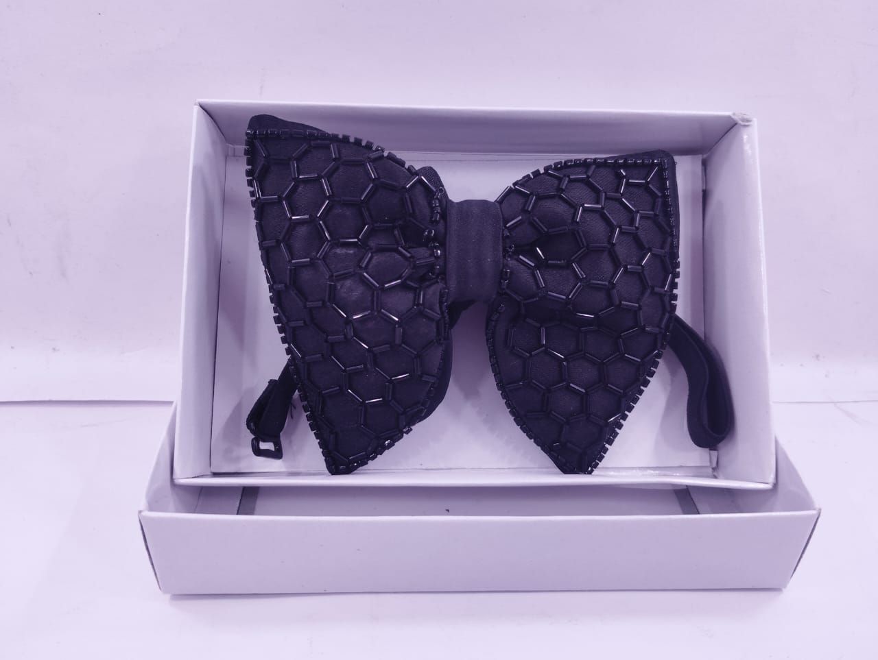 hand work bow tie black bass 002