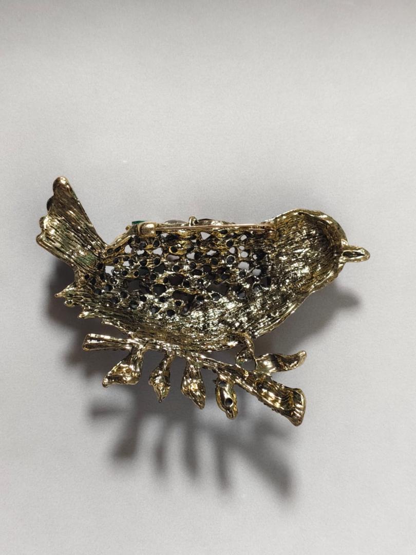 improted brooch multi color stone work  001